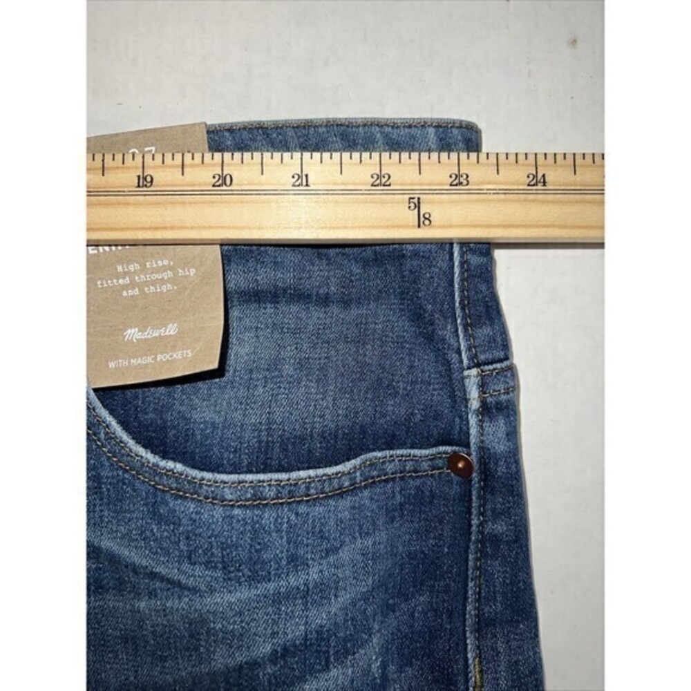 Madewell High Rise Denim Raw Hem Cuffed Shorts Size W37 NWT - Picture 3 of 7